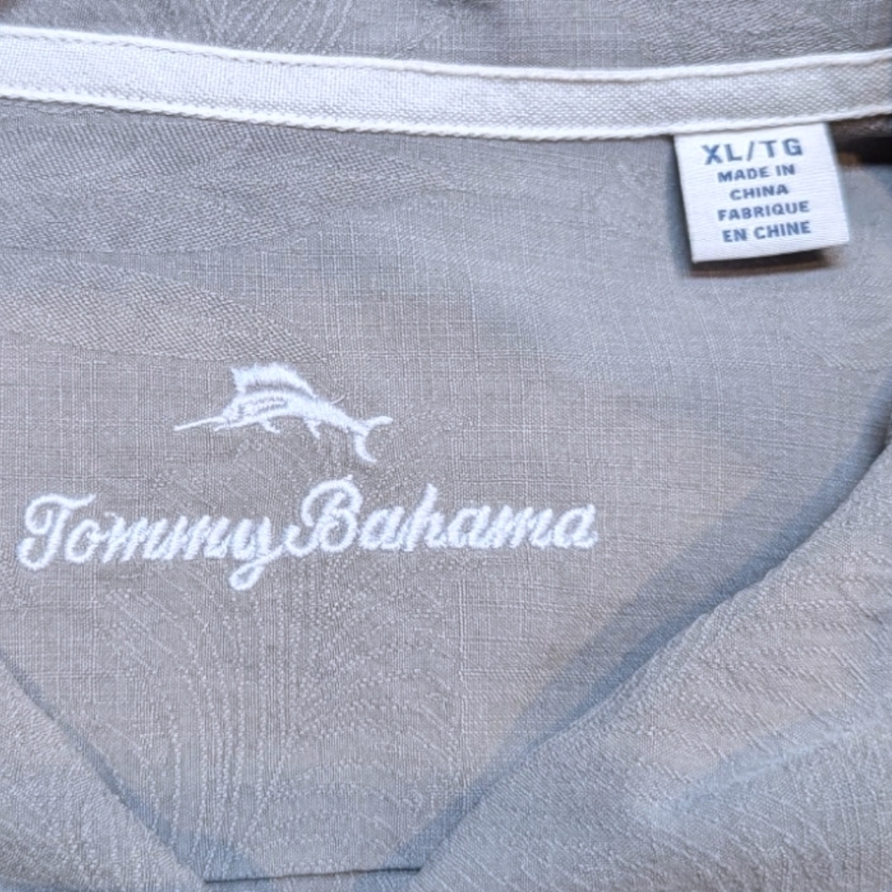 Tommy Bahama Grey Embossed Botanical Print Silk Short Sleeve Shirt (XL) - Picture 3 of 5